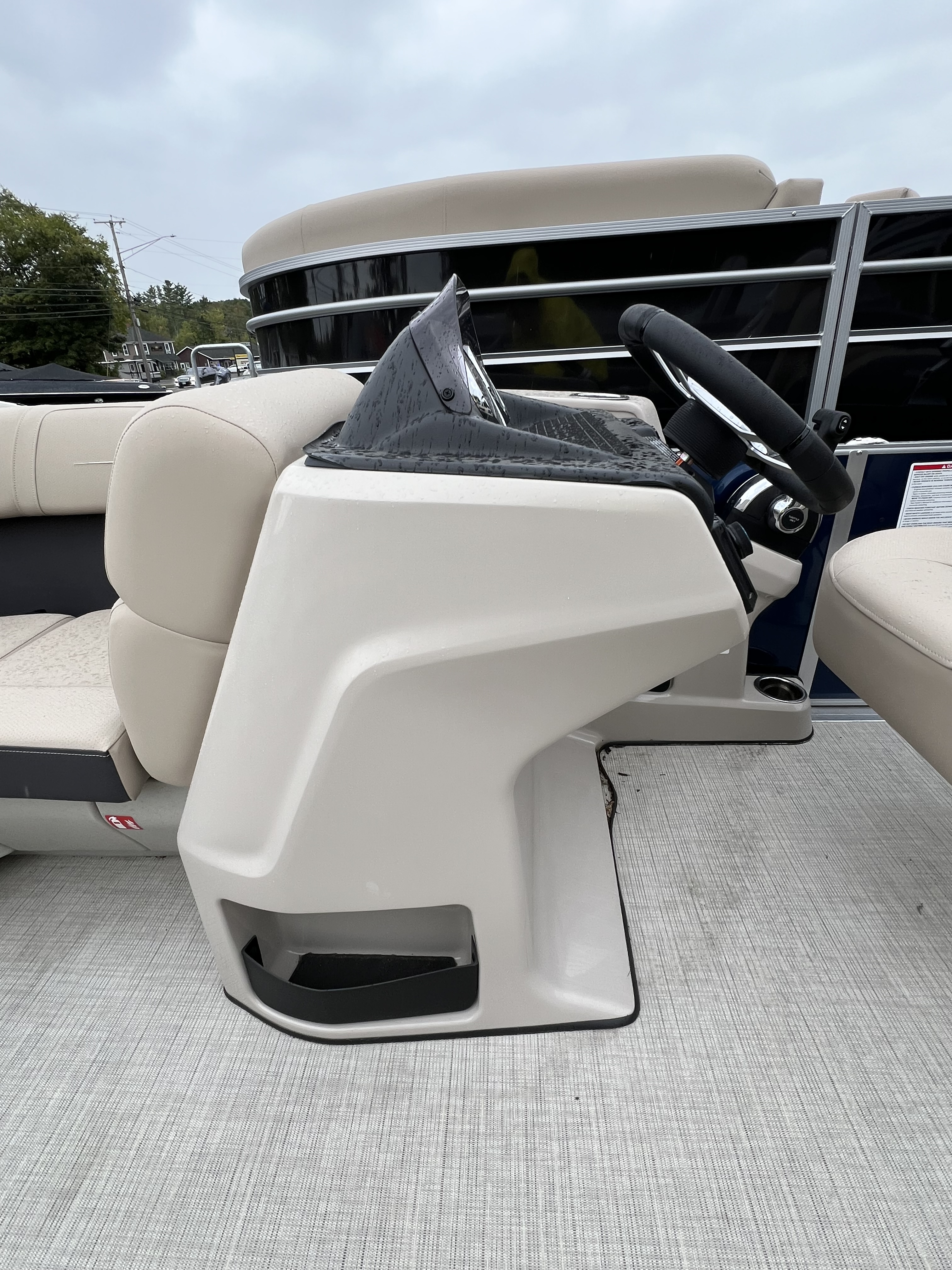 2025 Harris CRUISER 190 with  60 HP ELPT CT Mercury - Photo 12